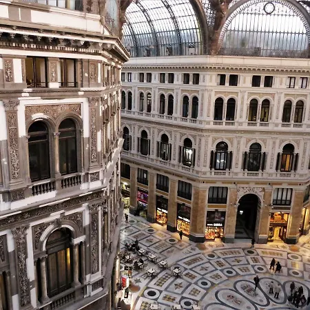 Domus Sibyllina, Galleria Umberto I Pensjonat Neapol