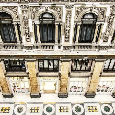 Domus Sibyllina, Galleria Umberto I Pensjonat Neapol