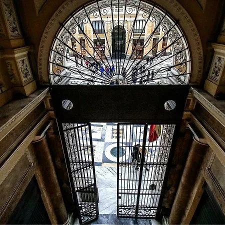 Domus Sibyllina, Galleria Umberto I Gasthof 4*